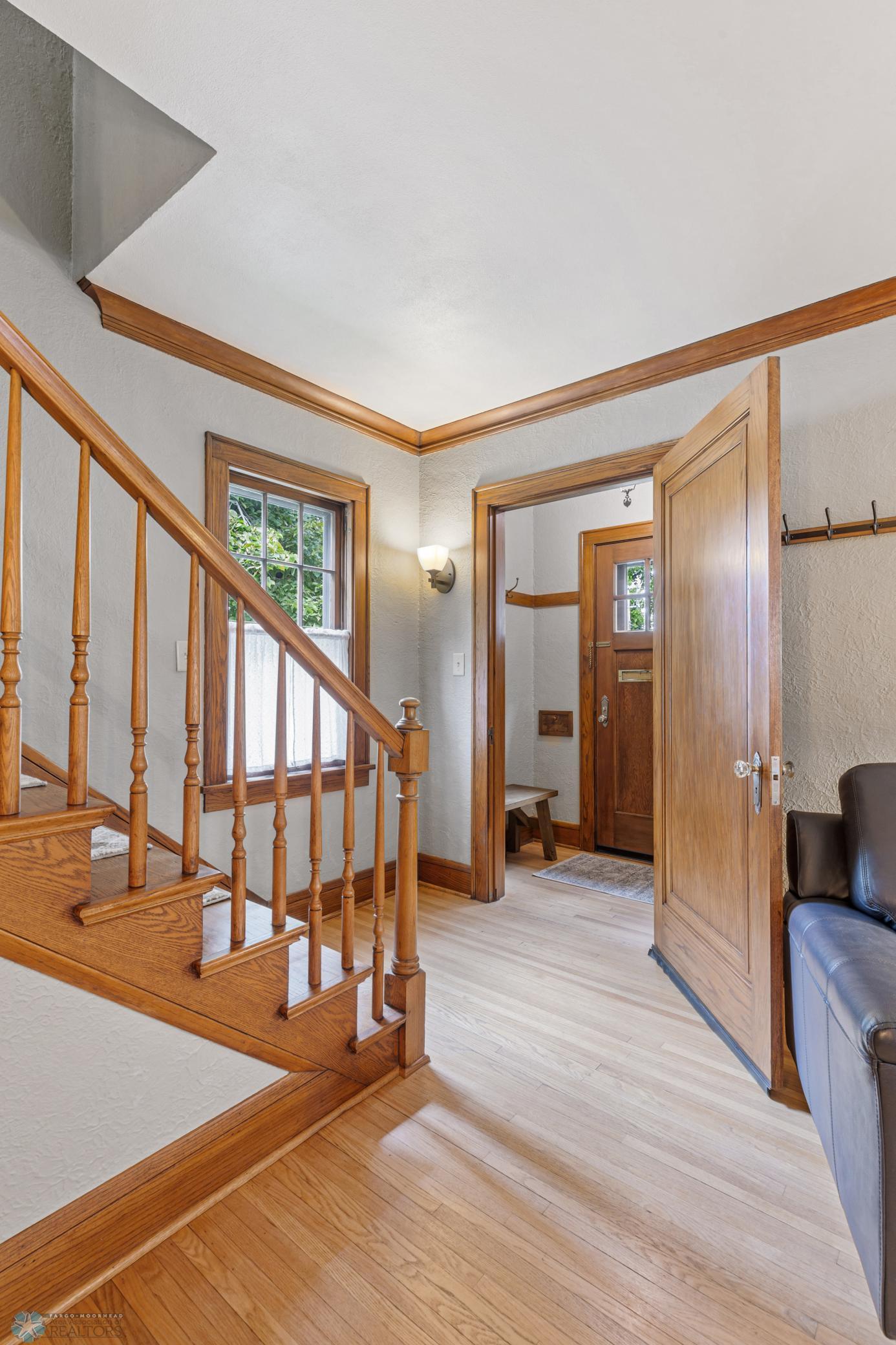 (4) Front Foyer.jpg