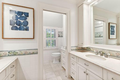Upper Level Main Bath