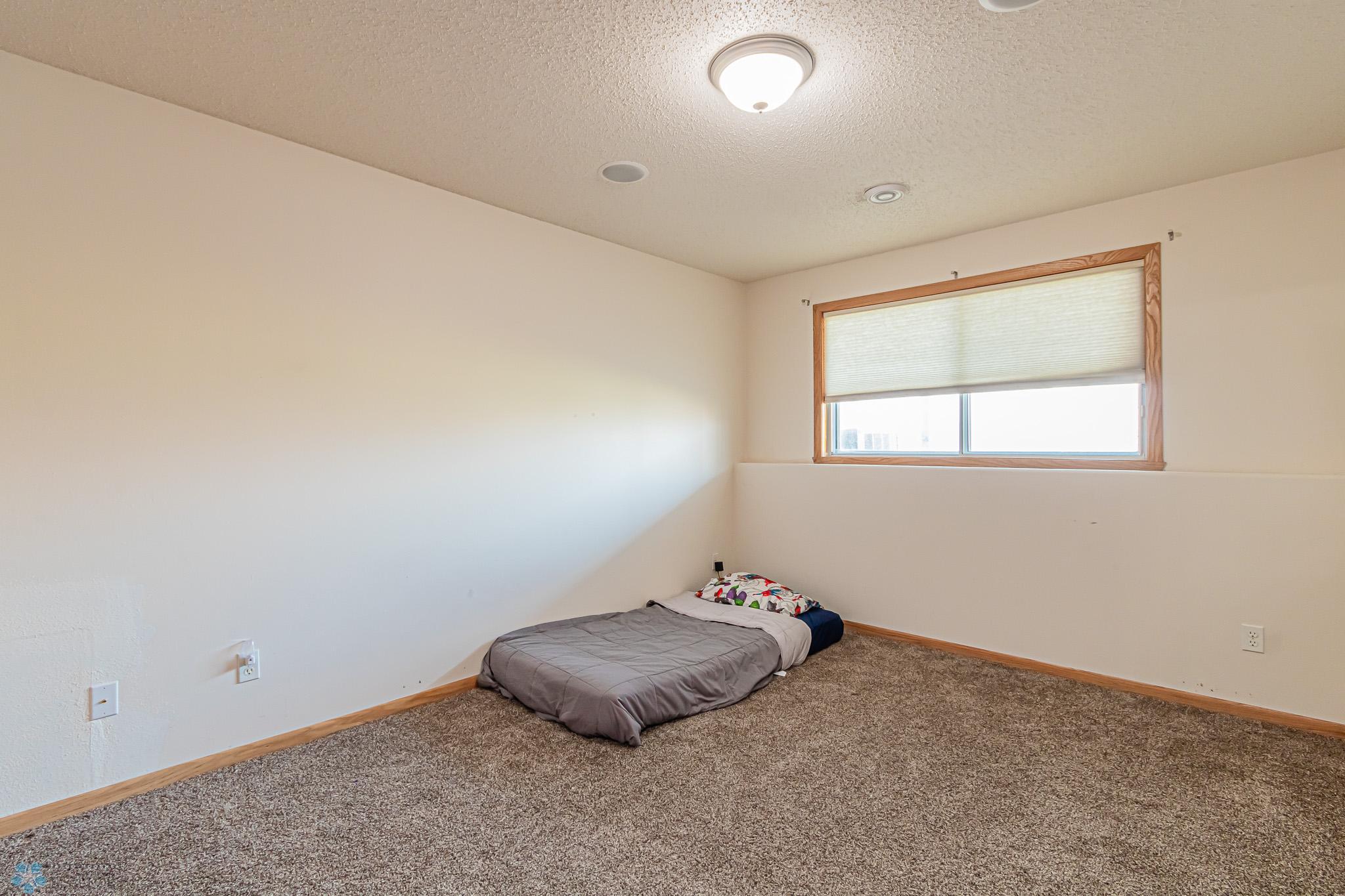 5204 48th Ave S, Fargo, ND 58104-15.jpg