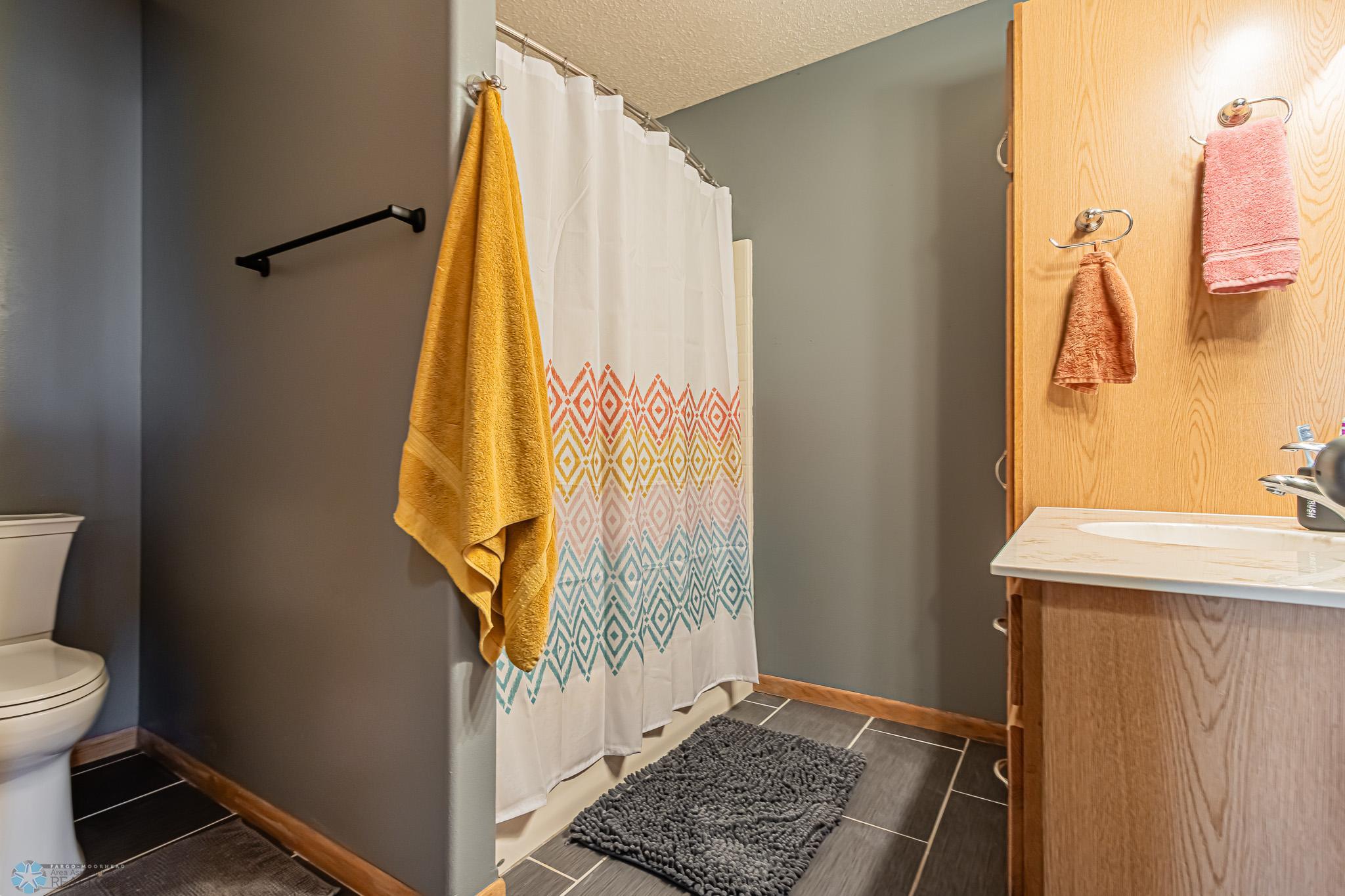 5204 48th Ave S, Fargo, ND 58104-24.jpg
