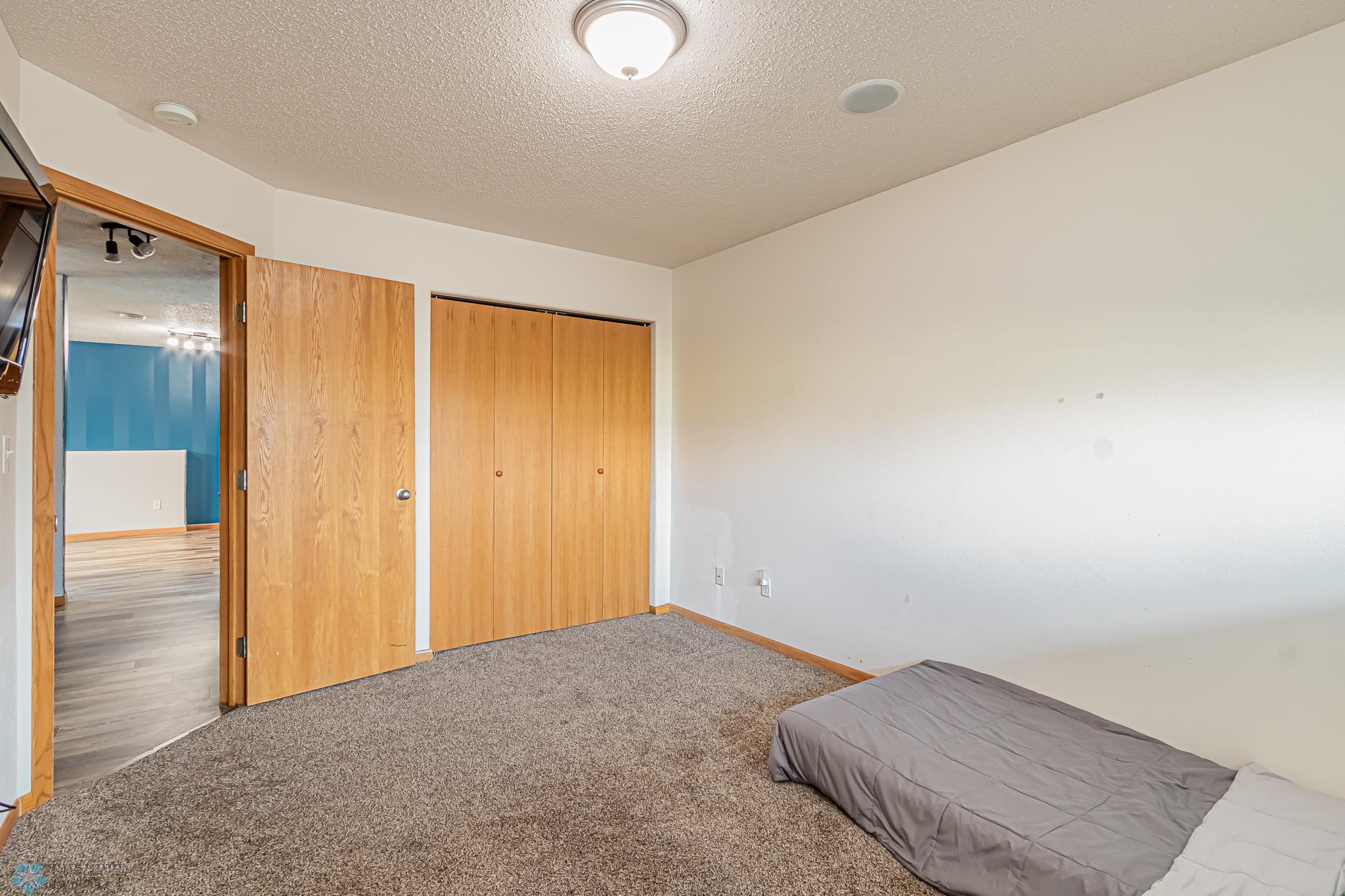 5204 48th Ave S, Fargo, ND 58104-14.jpg