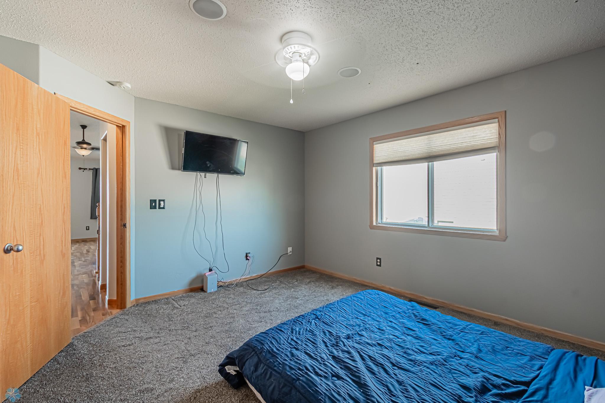 5204 48th Ave S, Fargo, ND 58104-20.jpg