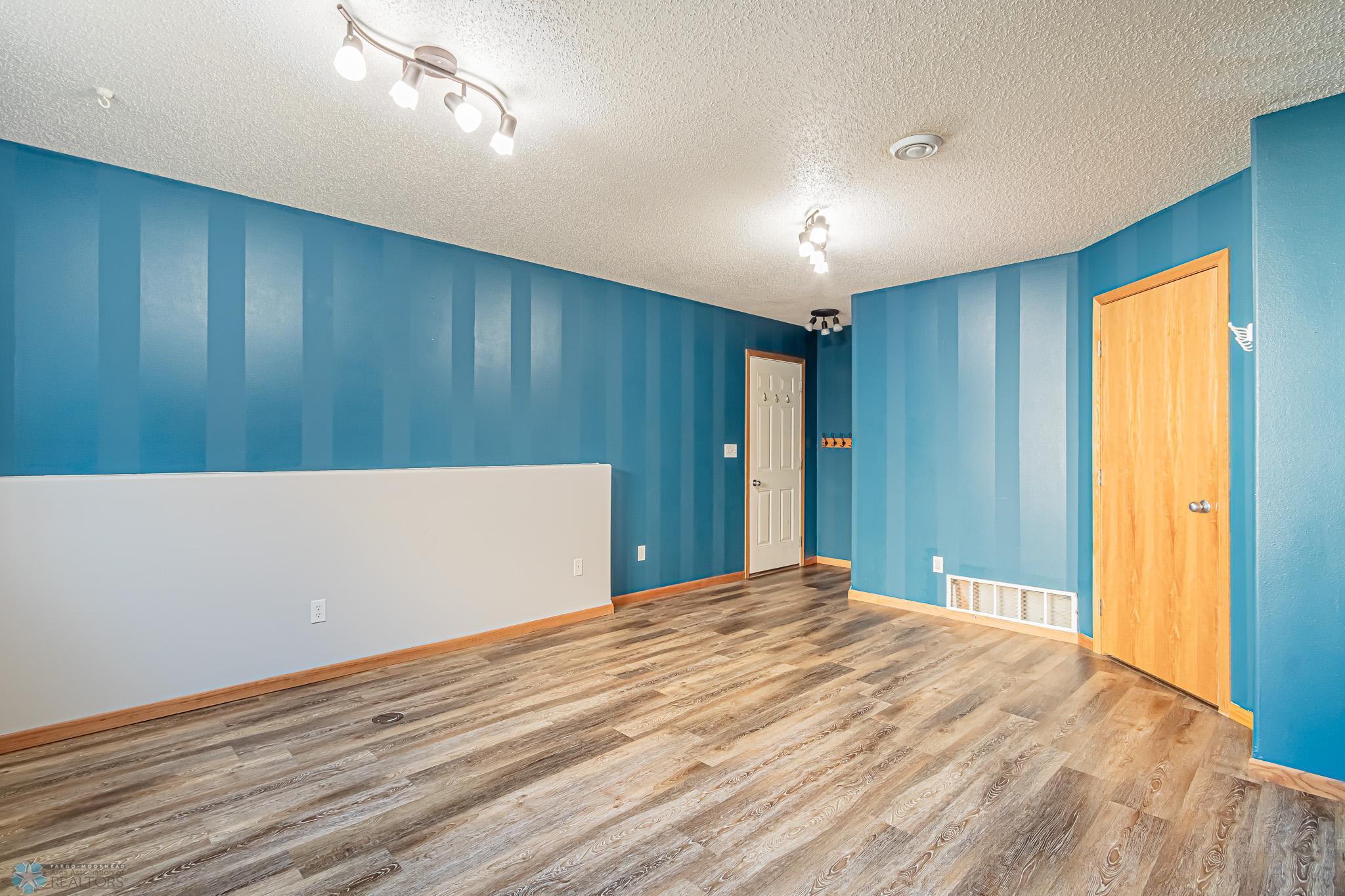 5204 48th Ave S, Fargo, ND 58104-11.jpg