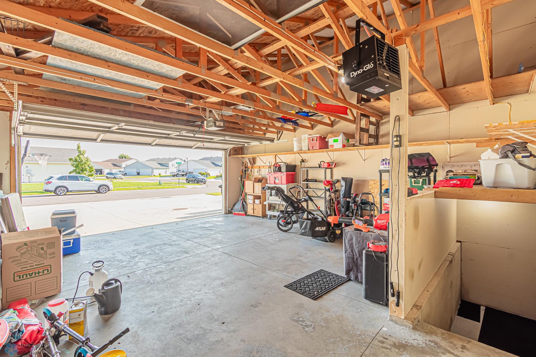 5204 48th Ave S, Fargo, ND 58104-09.jpg