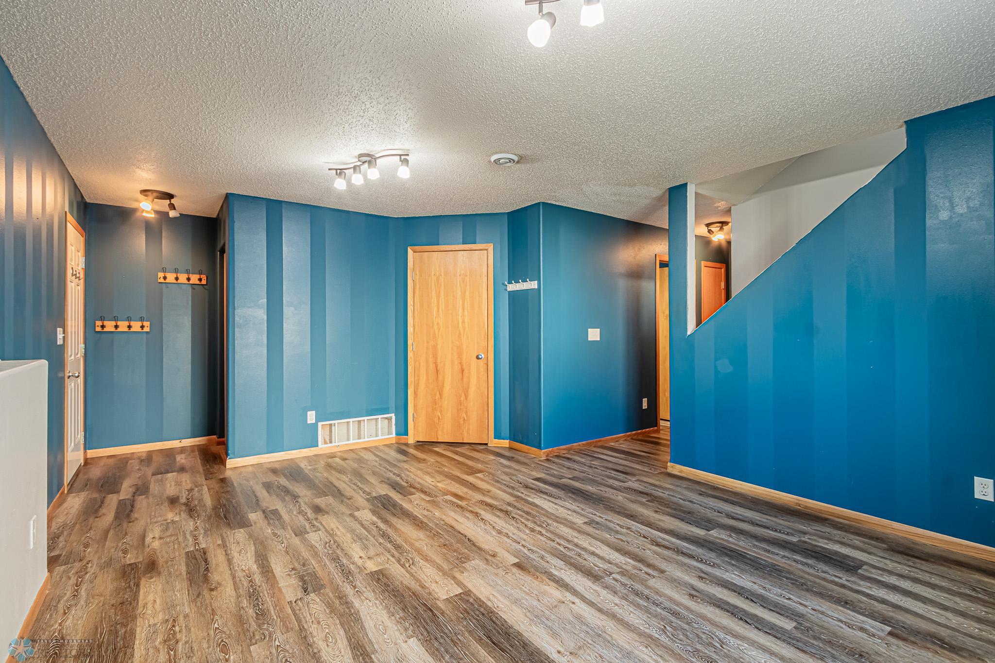 5204 48th Ave S, Fargo, ND 58104-10.jpg