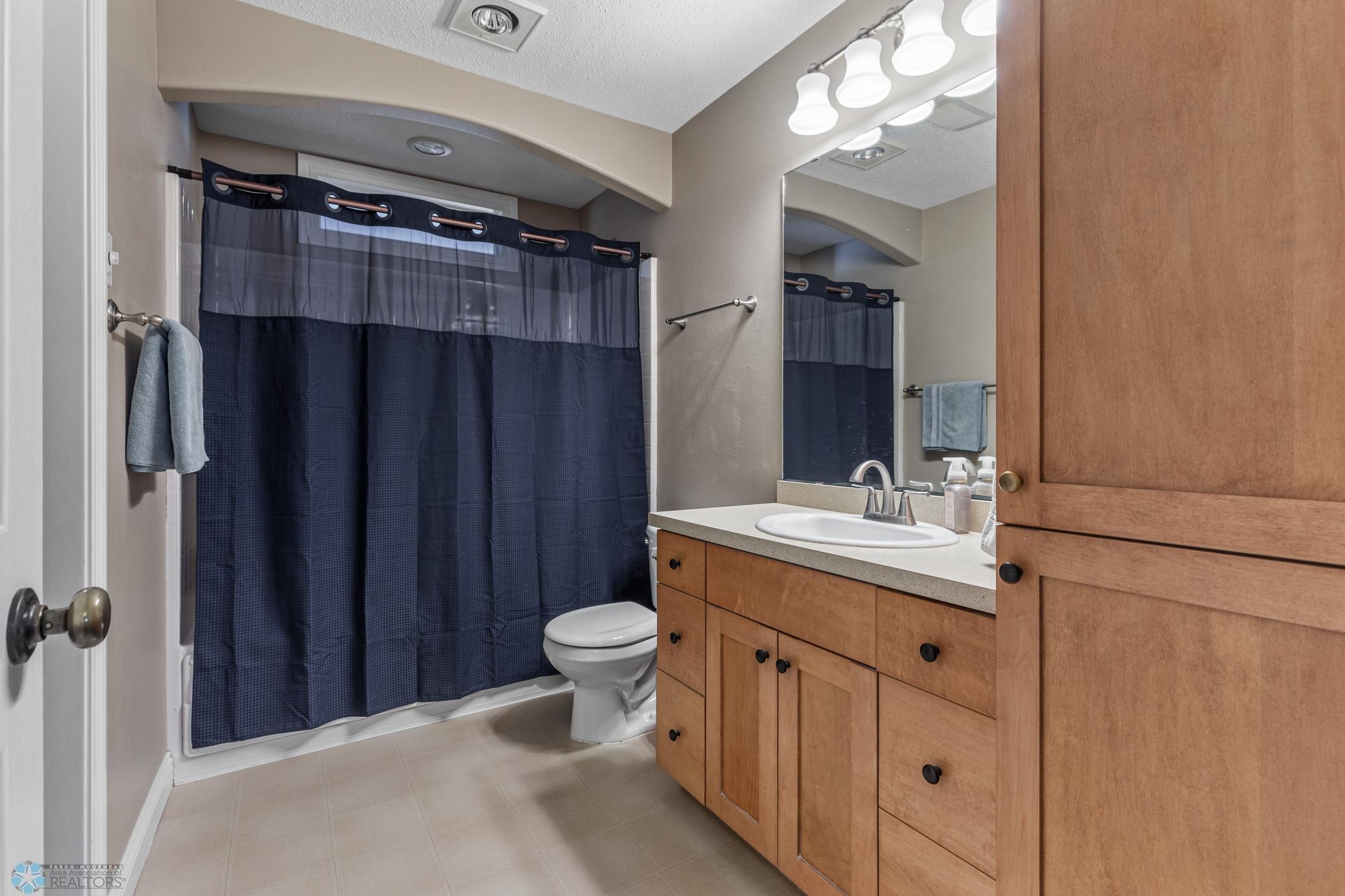 Main floor primary bath - jetted tub