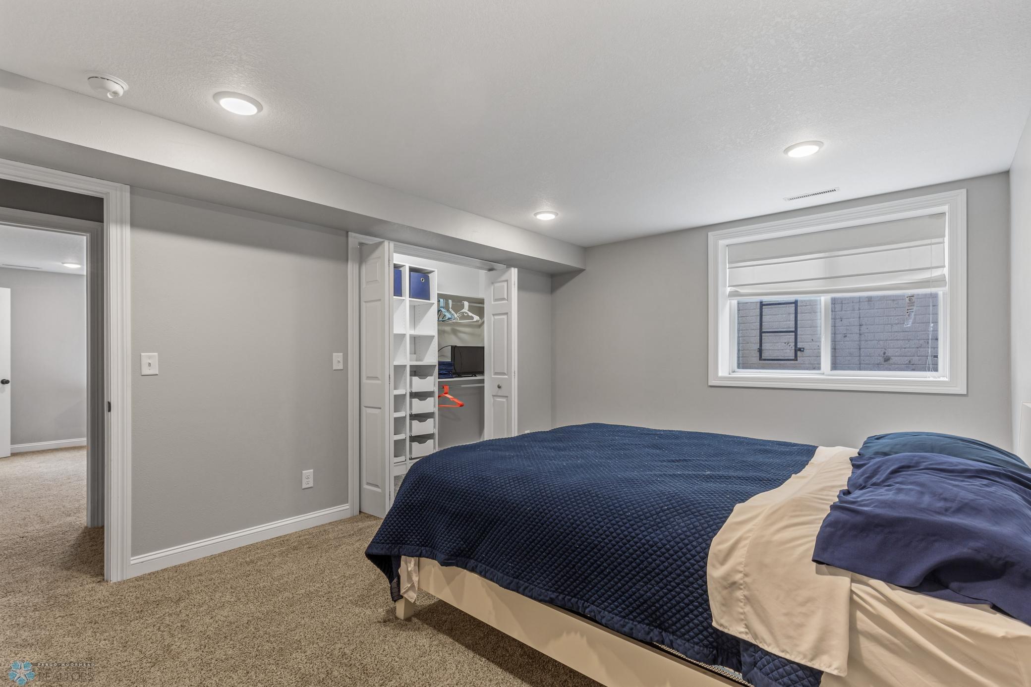 bedroom 5 w-in closet