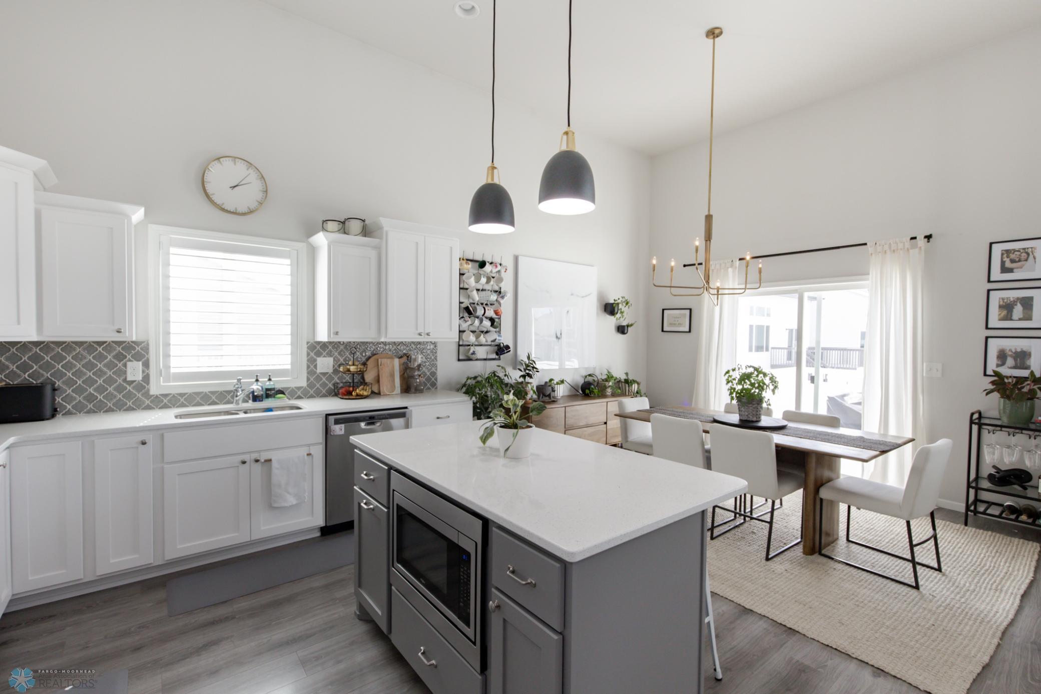 Kitchen/ Dining