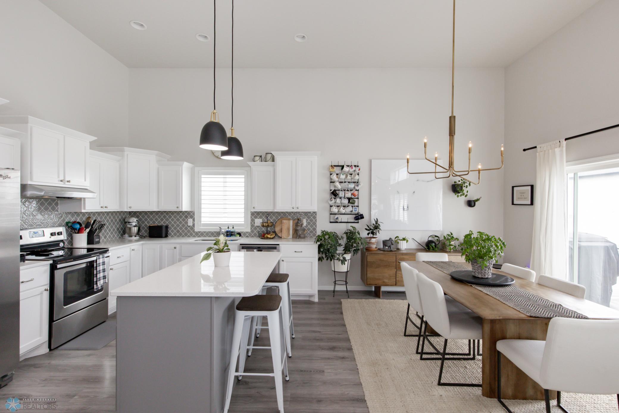 Kitchen/ Dining