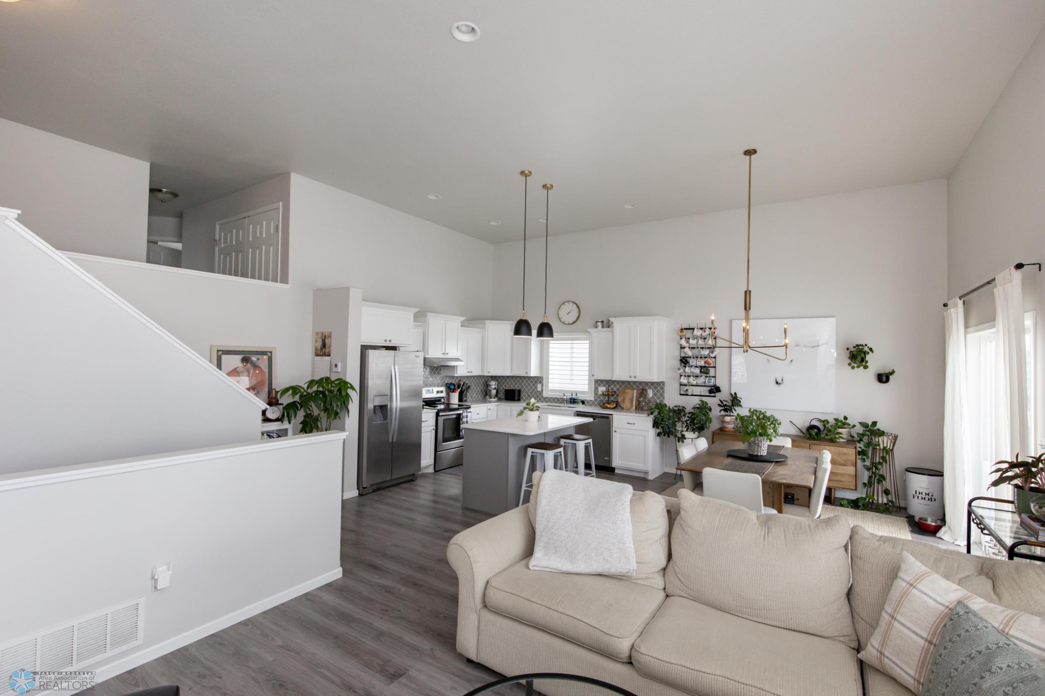 Kitchen/ Dining