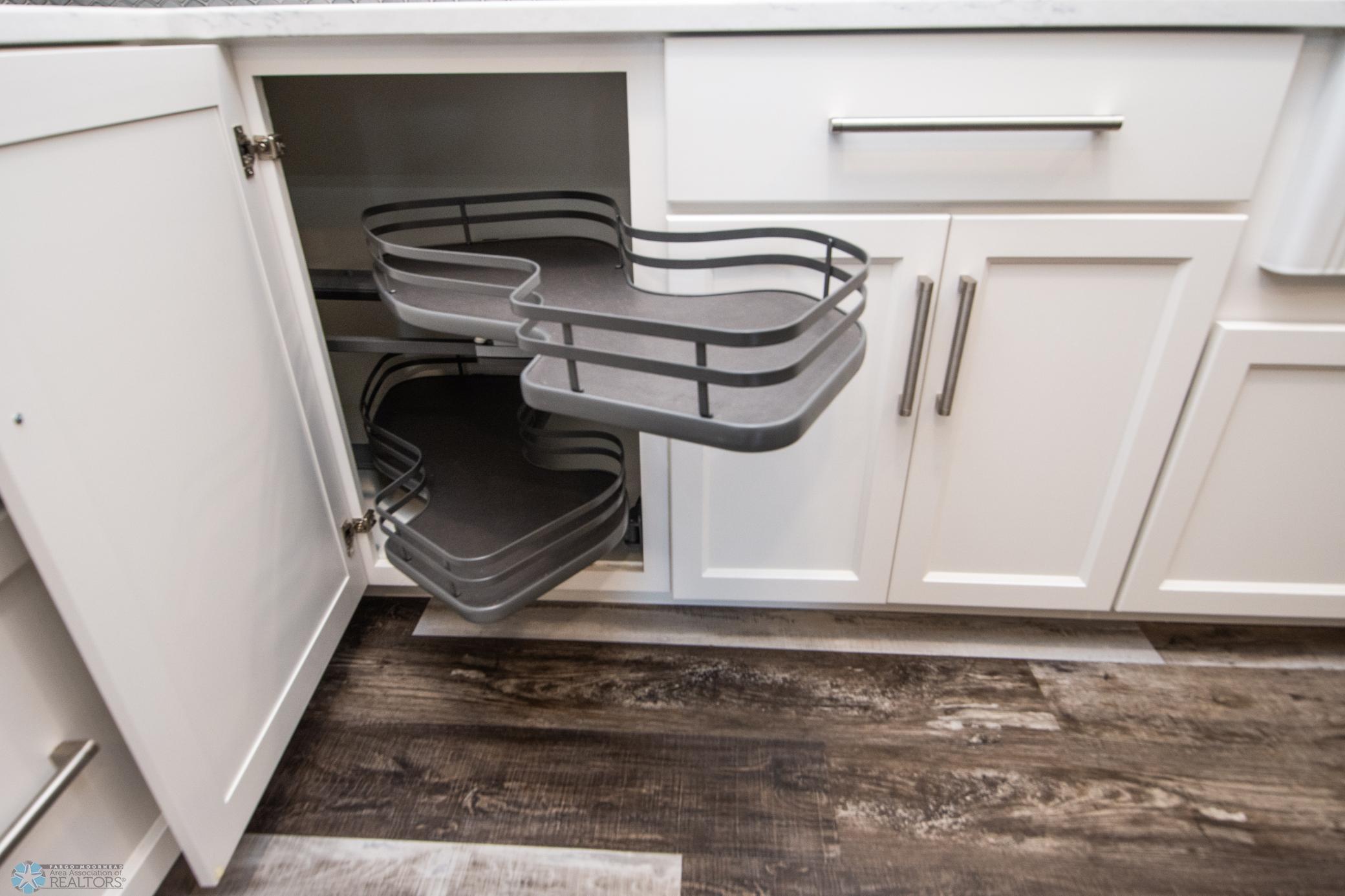 Swing Right Blind Corner Cabinet Pull Out