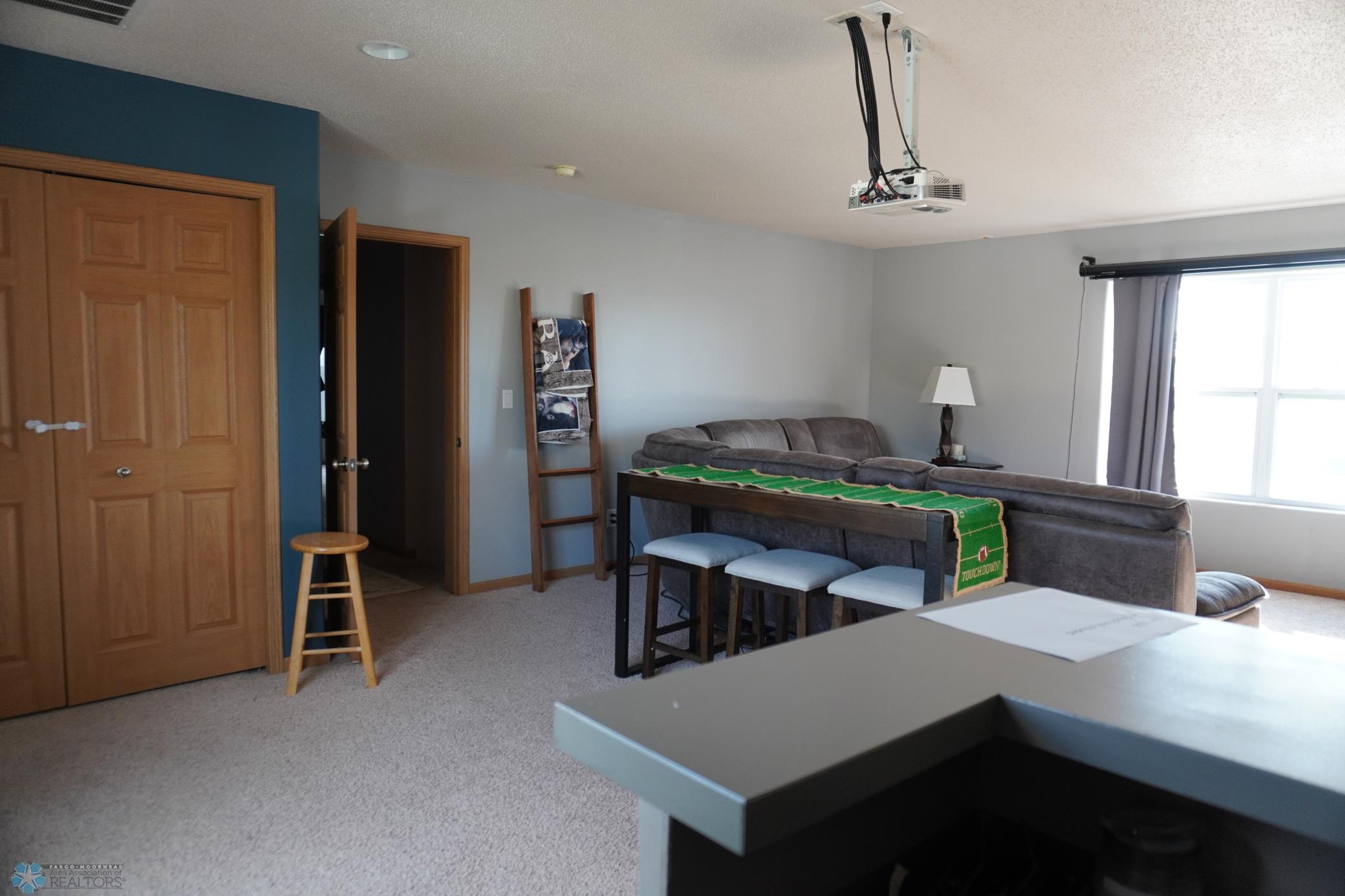 FAMILY ROOM.JPG