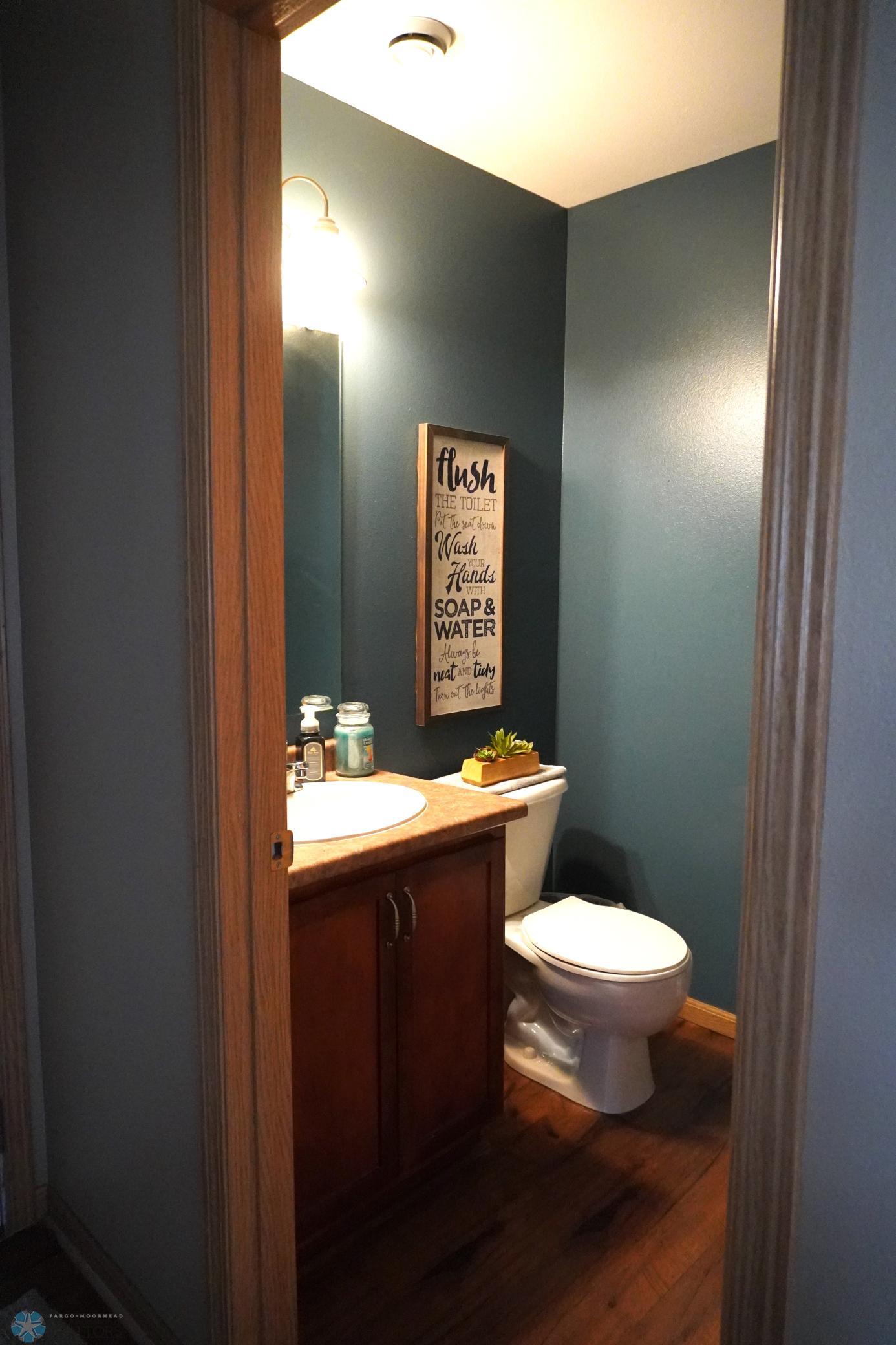 MAIN 1/2 BATH