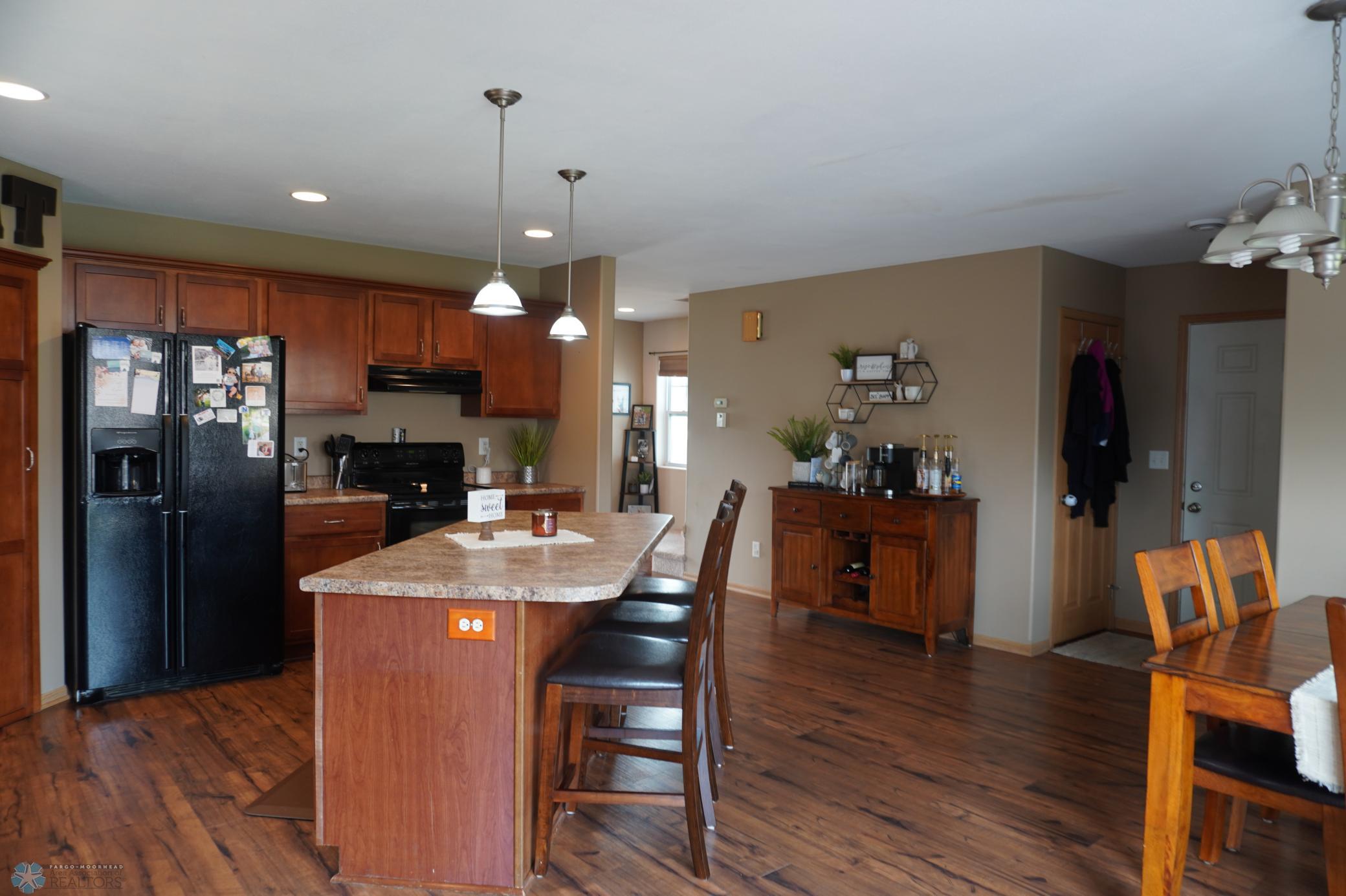 KITCHEN ISLAND.JPG