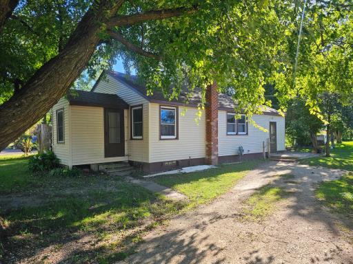 170 8th Street SW, Pine Island, MN 55963