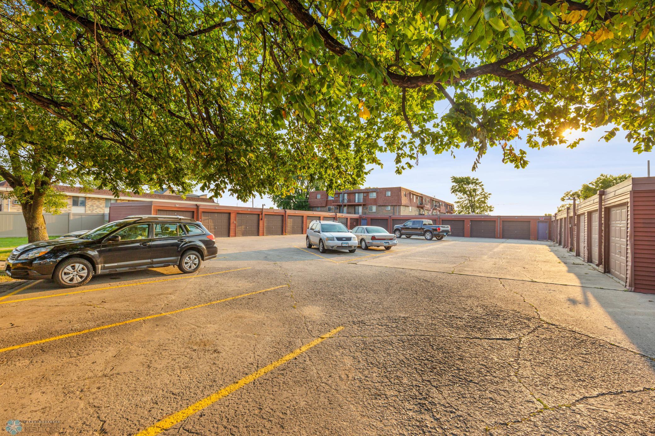 Exterior/Garages