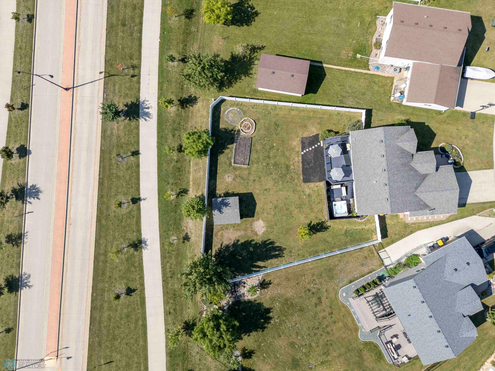 1243 Diversion Dr W WF-60.jpg