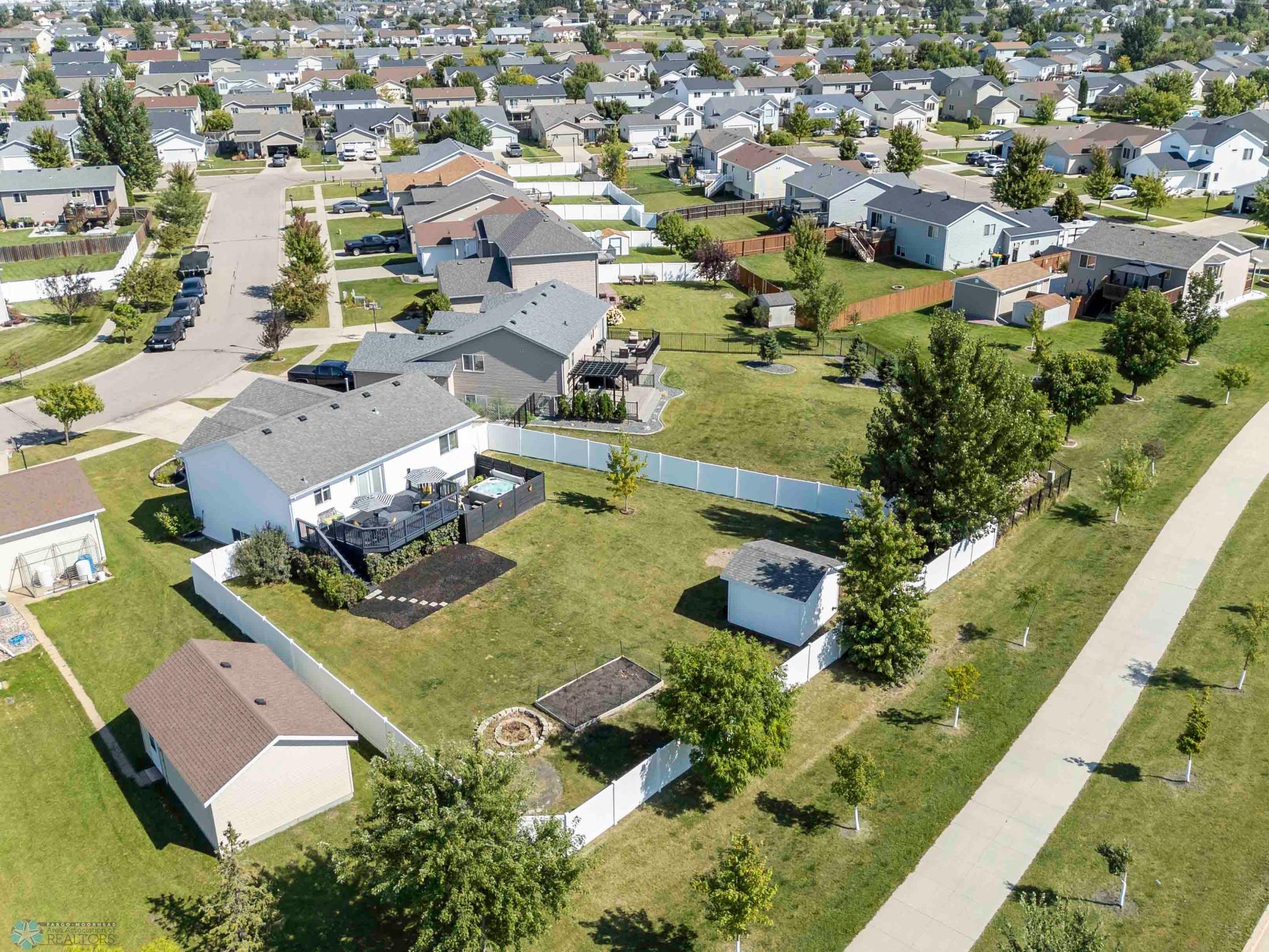 1243 Diversion Dr W WF-61.jpg