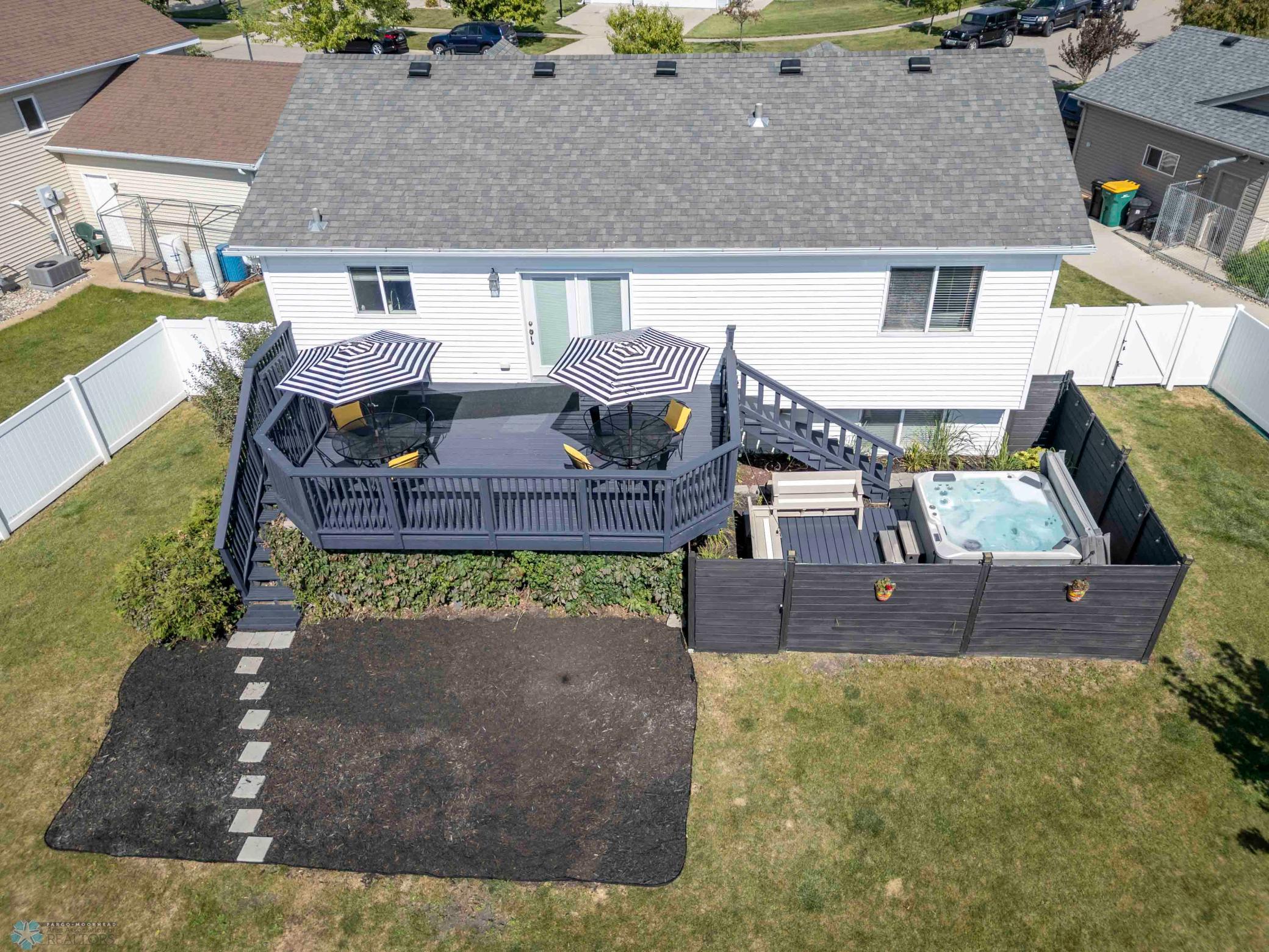 1243 Diversion Dr W WF-59.jpg