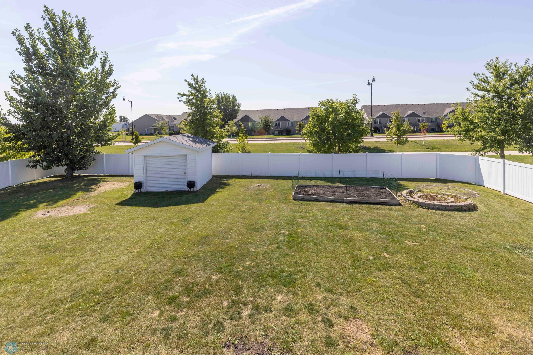 1243 Diversion Dr W WF-41.jpg