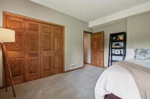 4717 Chantrey Place, Minnetonka, MN 55345