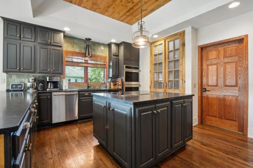 4717 Chantrey Place, Minnetonka, MN 55345
