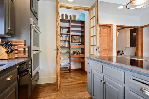 4717 Chantrey Place, Minnetonka, MN 55345