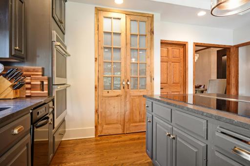 4717 Chantrey Place, Minnetonka, MN 55345