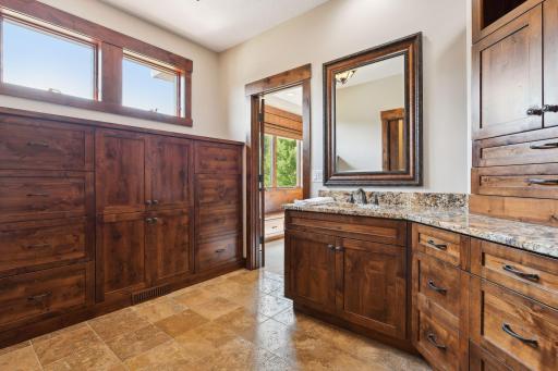 10090 Adam Avenue, Inver Grove Heights, MN 55077