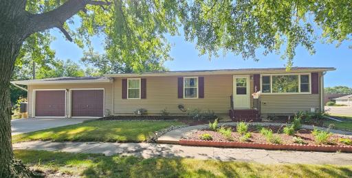 401 5th Street, Walnut Grove, MN 56180
