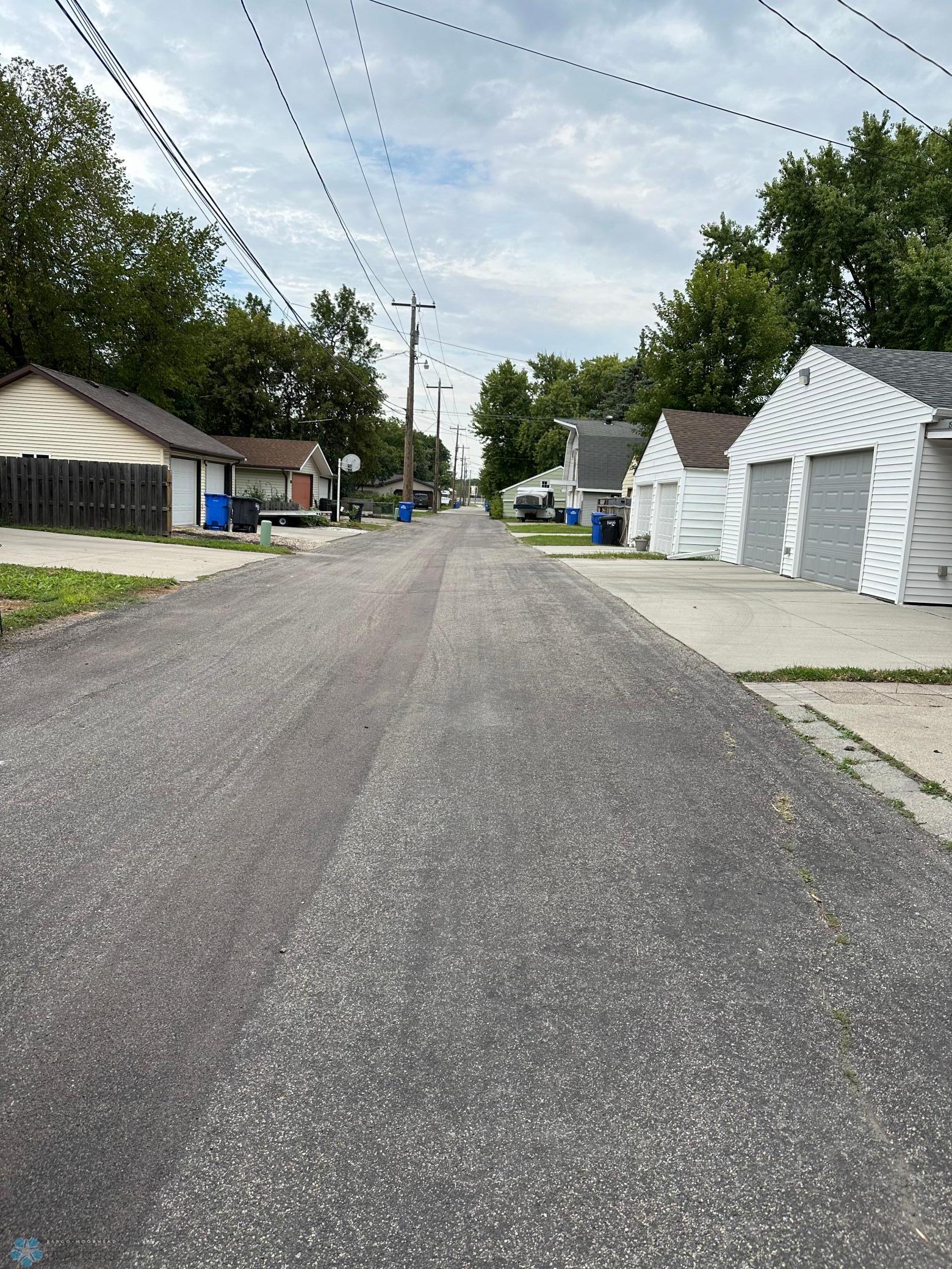 ALLEY TO THE NORTH