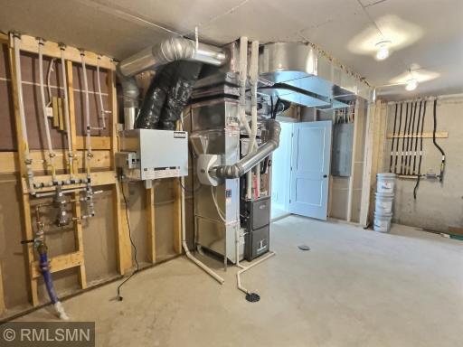 Home offers air-to-air exchanger, humidifier, water softener-owned and 2-zone forced air, you have it all!