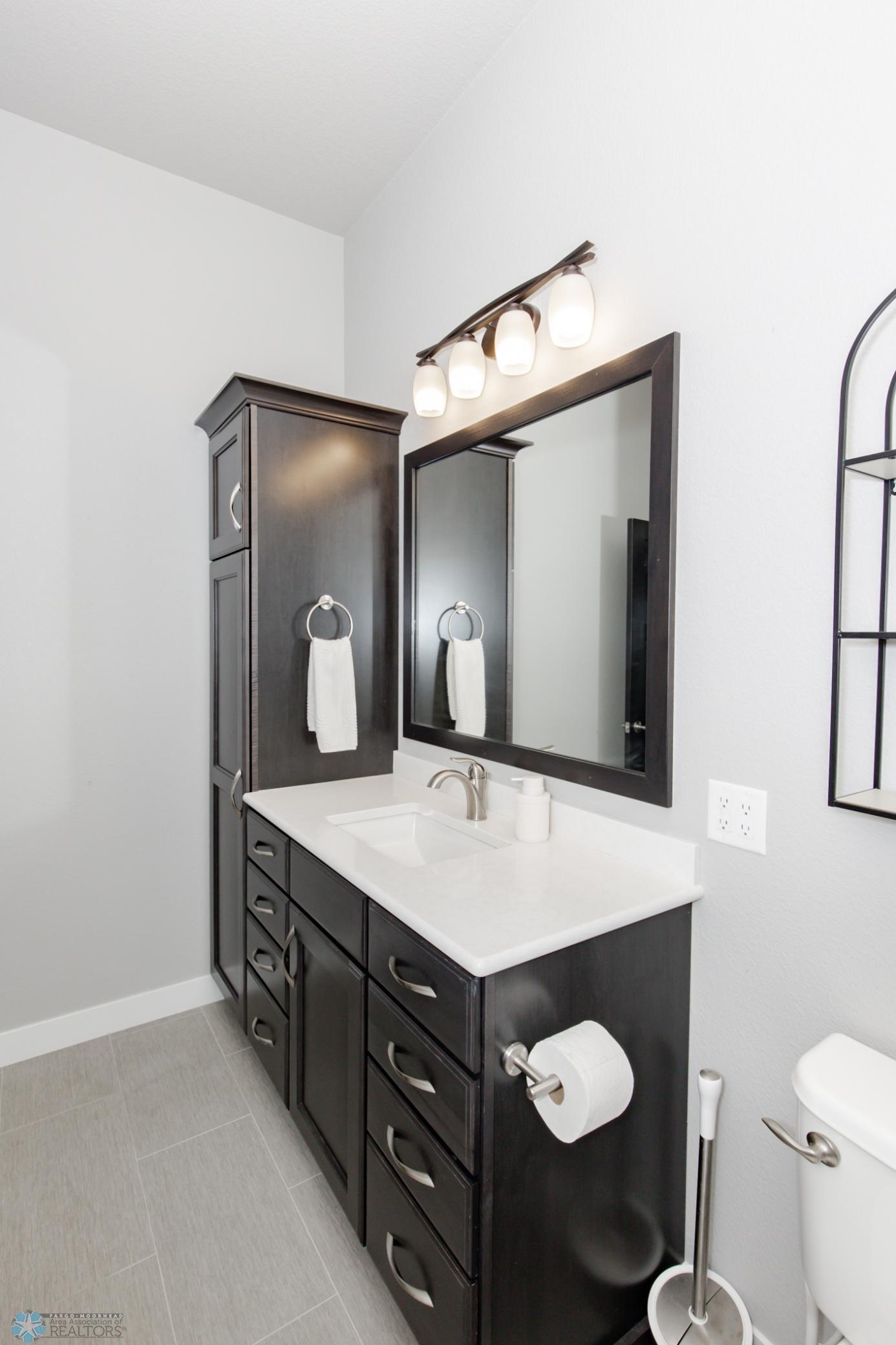 Bathroom 2 - Full