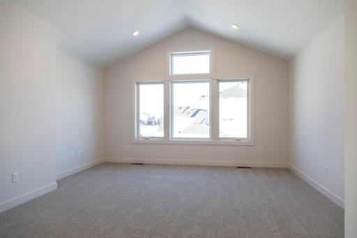 15170 110th Avenue N, Osseo, MN 55369