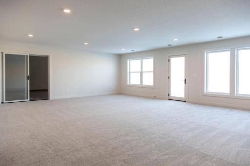 15170 110th Avenue N, Osseo, MN 55369