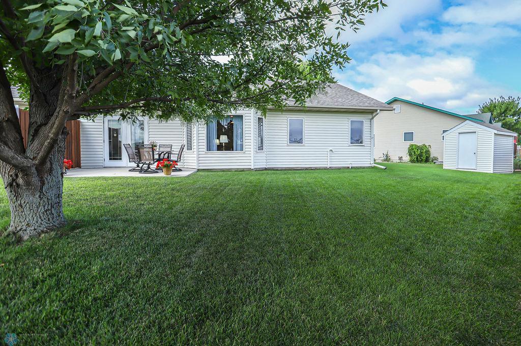 Rear exterior and shed