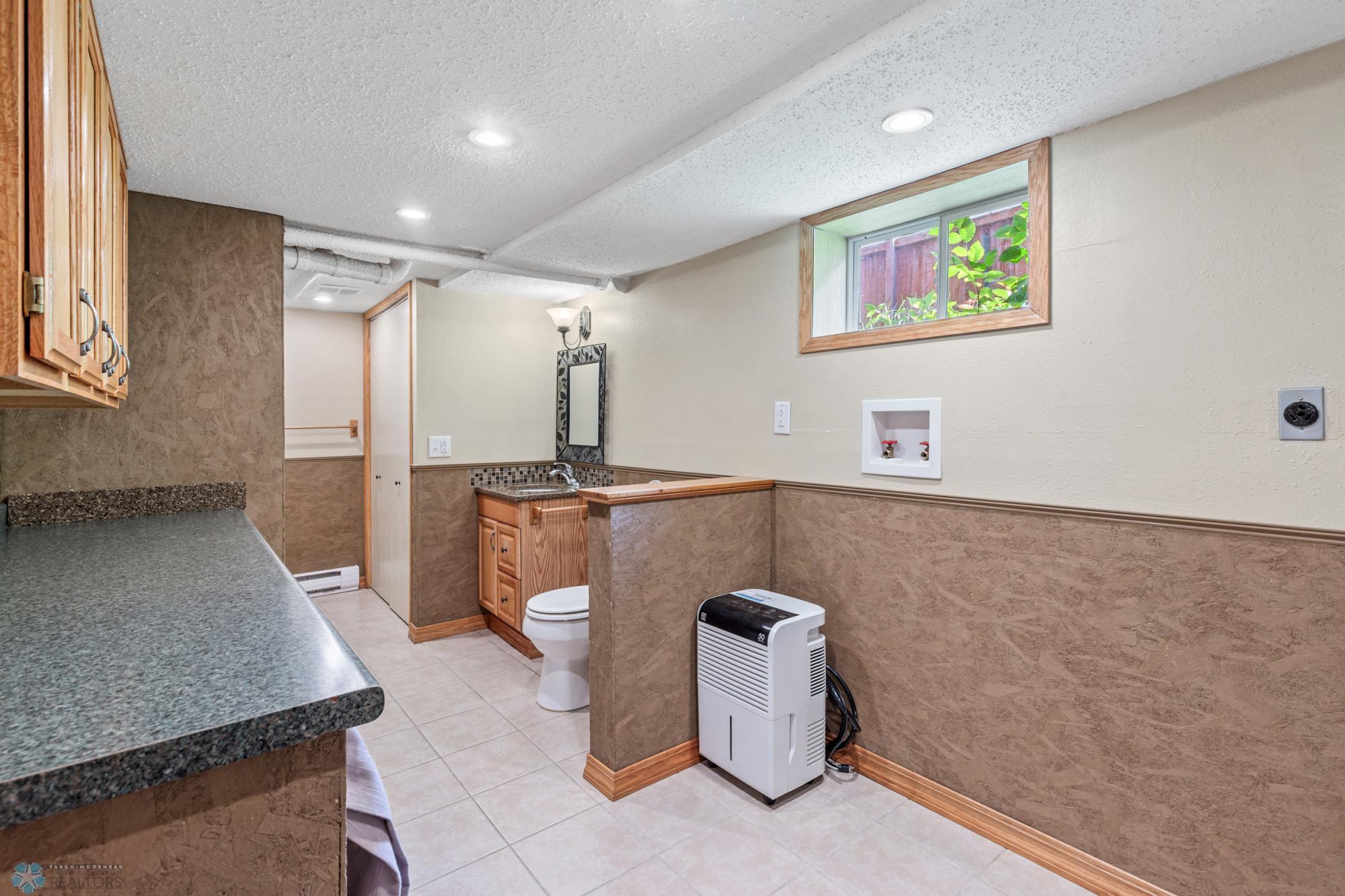 laundry/bathroom 2