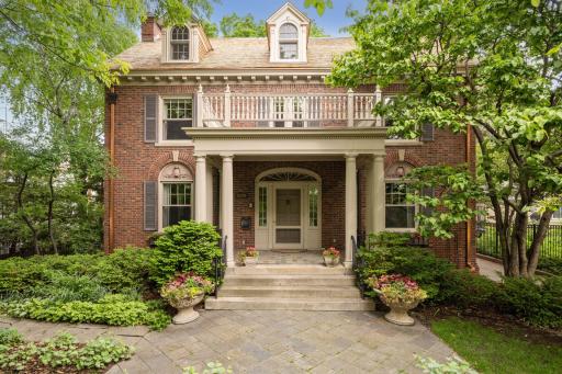 2270 W Lake Of The Isles Parkway, Minneapolis, MN 55405