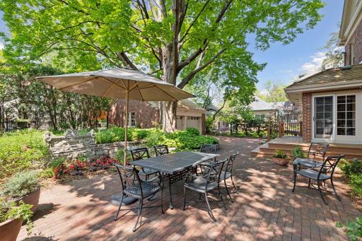 2270 W Lake Of The Isles Parkway, Minneapolis, MN 55405