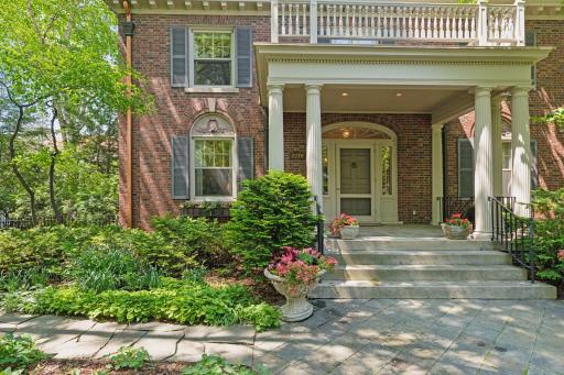 2270 W Lake Of The Isles Parkway, Minneapolis, MN 55405