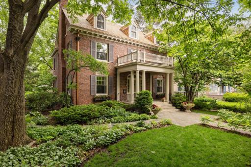 2270 W Lake Of The Isles Parkway, Minneapolis, MN 55405