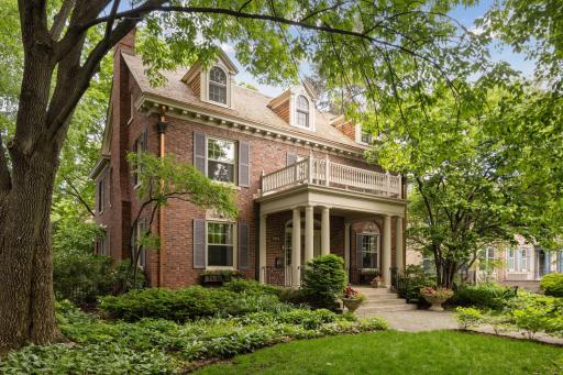 2270 W Lake Of The Isles Parkway, Minneapolis, MN 55405