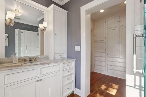2270 W Lake Of The Isles Parkway, Minneapolis, MN 55405
