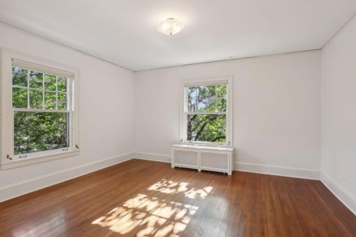 2270 W Lake Of The Isles Parkway, Minneapolis, MN 55405