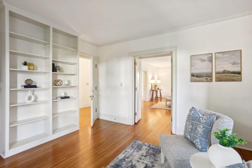 2270 W Lake Of The Isles Parkway, Minneapolis, MN 55405