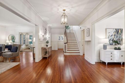 2270 W Lake Of The Isles Parkway, Minneapolis, MN 55405