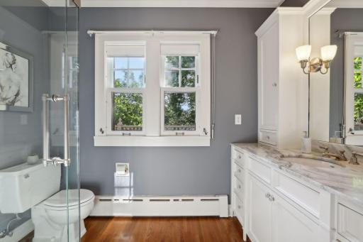 2270 W Lake Of The Isles Parkway, Minneapolis, MN 55405