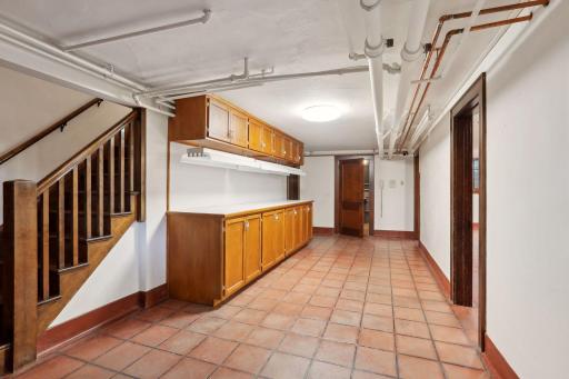 2270 W Lake Of The Isles Parkway, Minneapolis, MN 55405