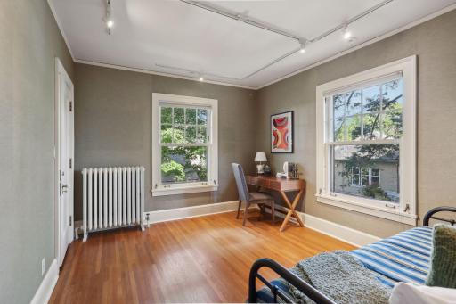 2270 W Lake Of The Isles Parkway, Minneapolis, MN 55405