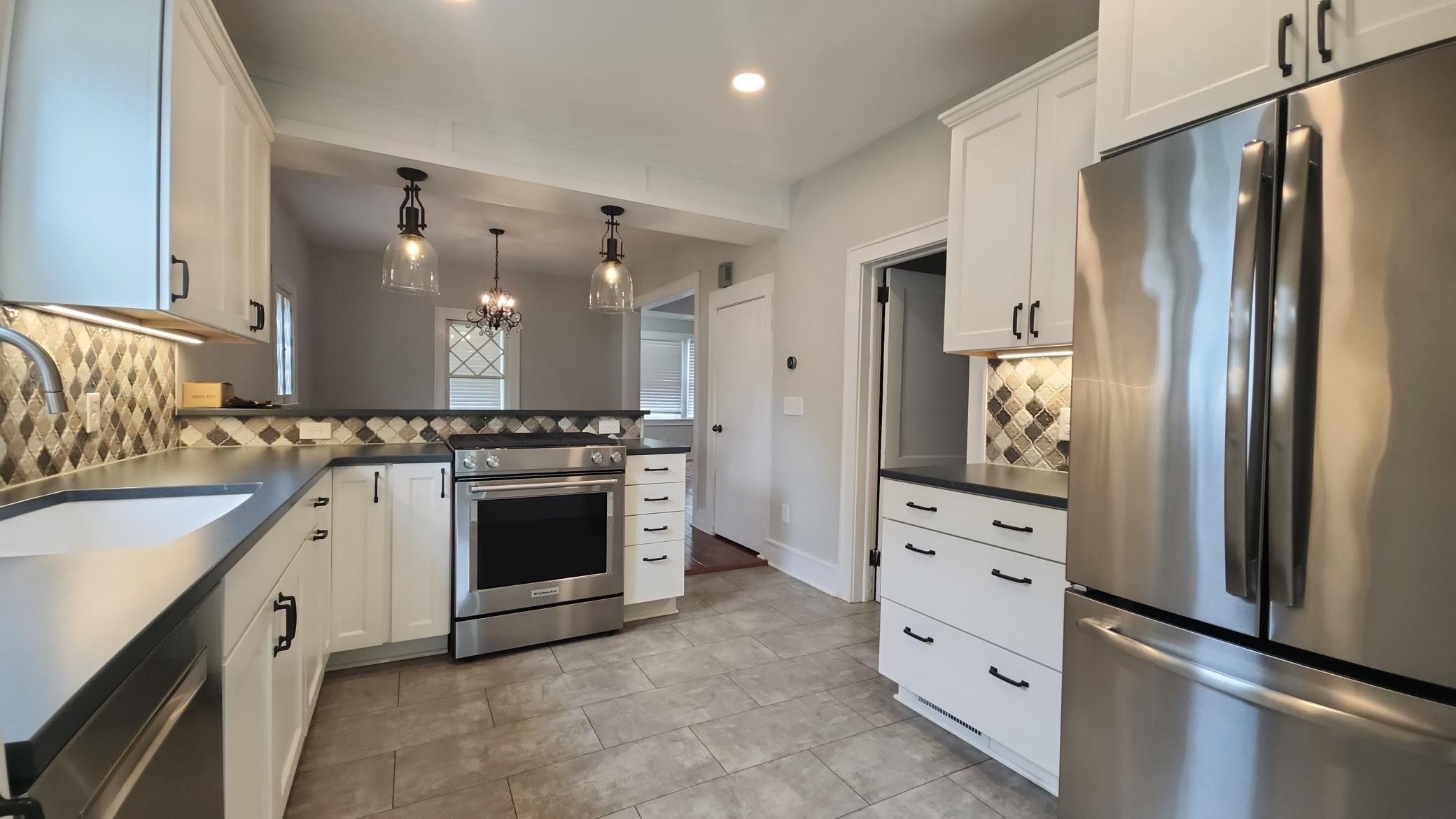 Kitchen 2255 3rd white bear.jpg